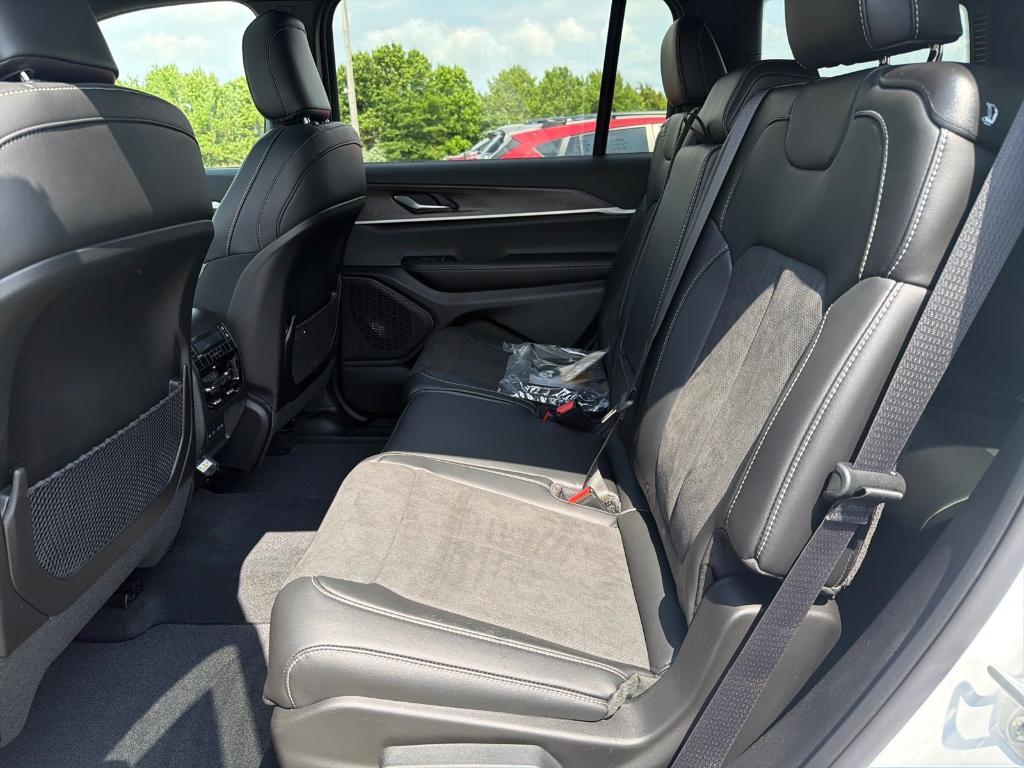 new 2026 Jeep Grand Cherokee L car, priced at $46,581