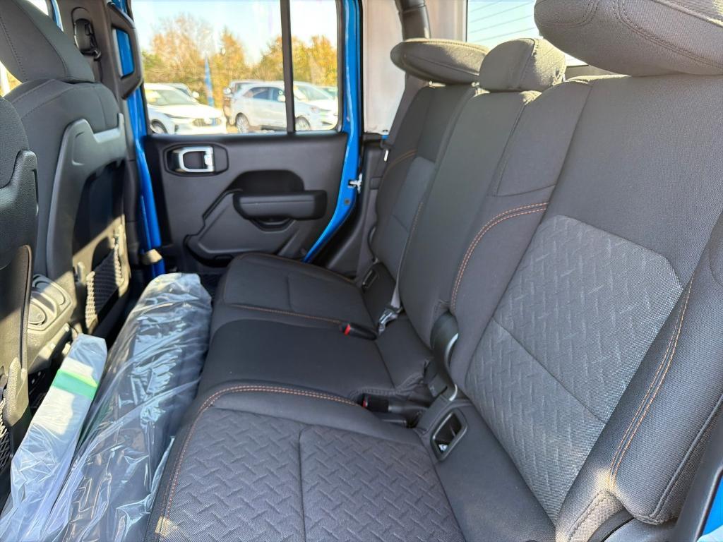 new 2026 Jeep Gladiator car, priced at $55,590