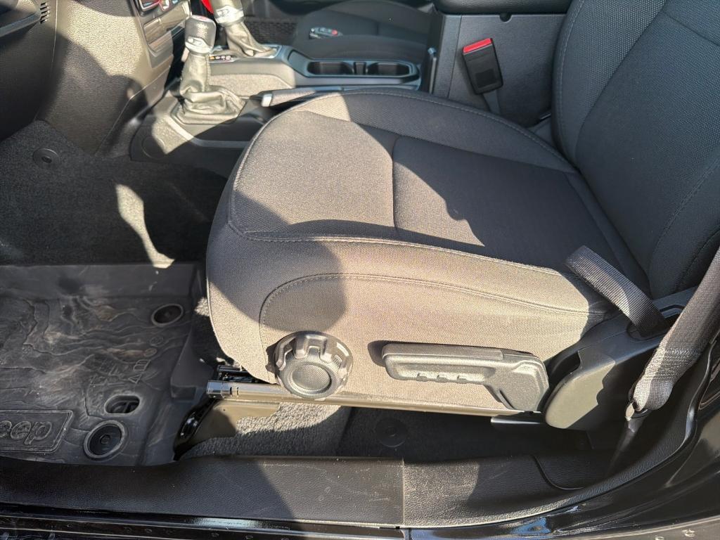 used 2023 Jeep Gladiator car, priced at $38,070