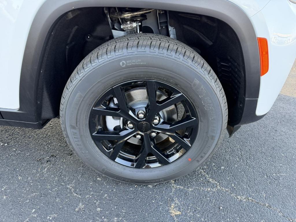 new 2026 Jeep Grand Cherokee car, priced at $47,130