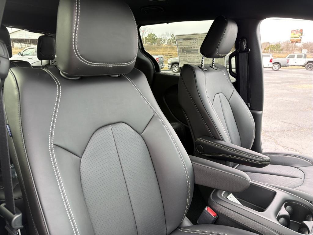 new 2026 Chrysler Pacifica car, priced at $48,733