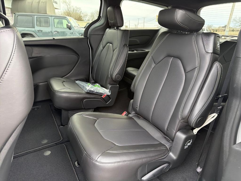 new 2026 Chrysler Pacifica car, priced at $48,733