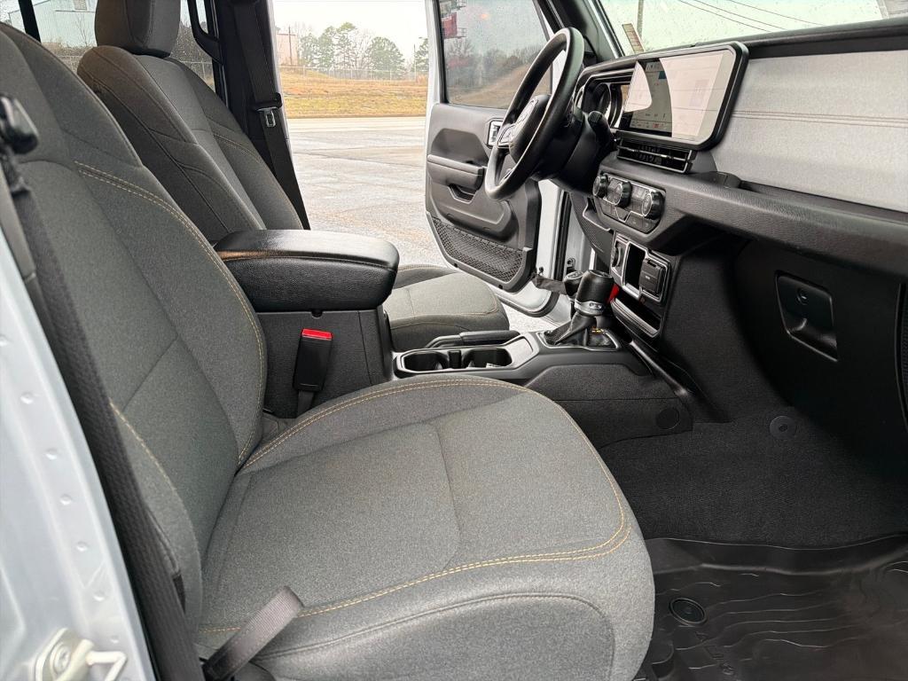 used 2024 Jeep Gladiator car, priced at $37,265