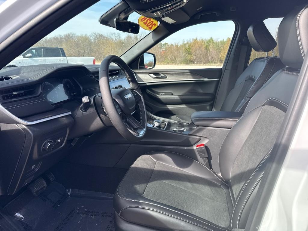 new 2026 Jeep Grand Cherokee car, priced at $48,293