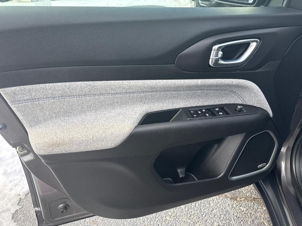 used 2022 Jeep Compass car, priced at $20,906