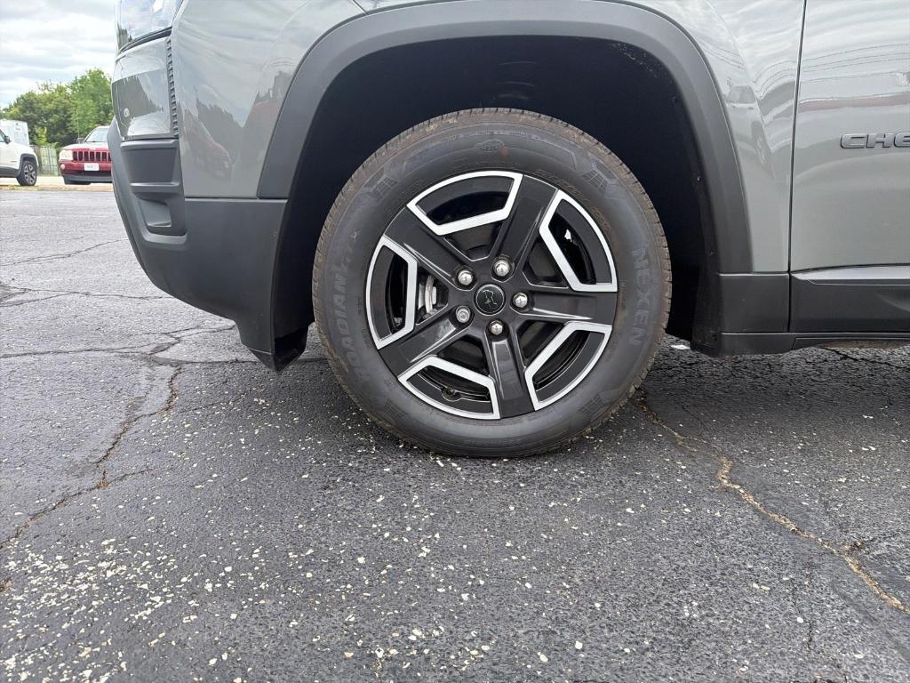new 2026 Jeep Cherokee car, priced at $41,001