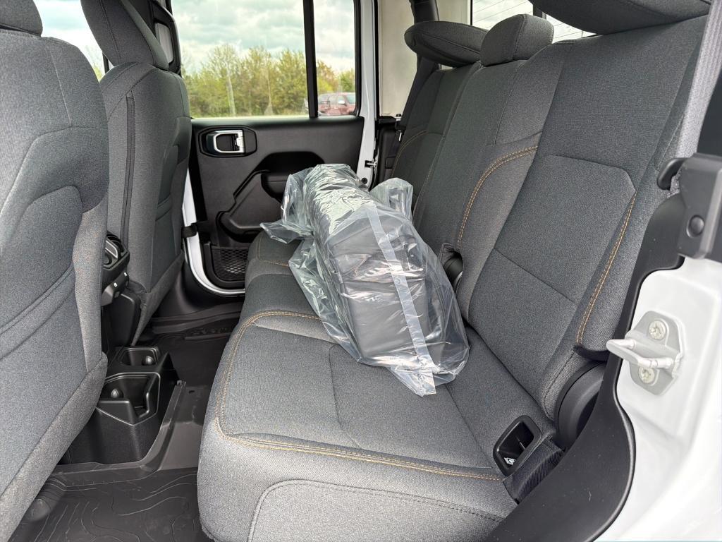 new 2026 Jeep Gladiator car, priced at $47,798