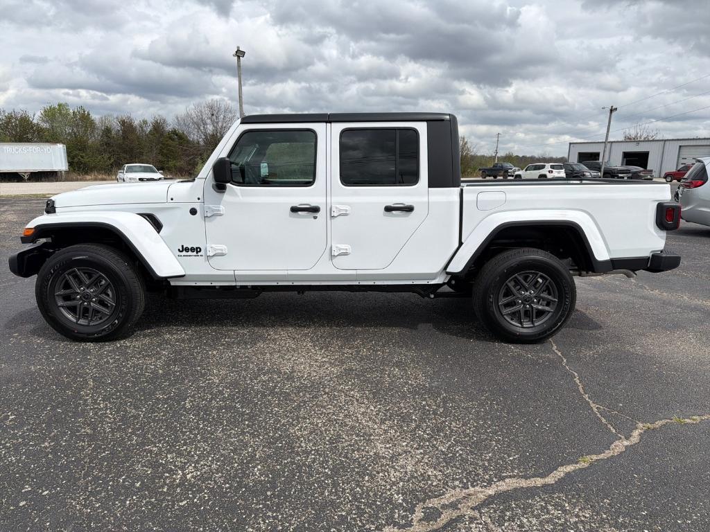 new 2026 Jeep Gladiator car, priced at $47,798
