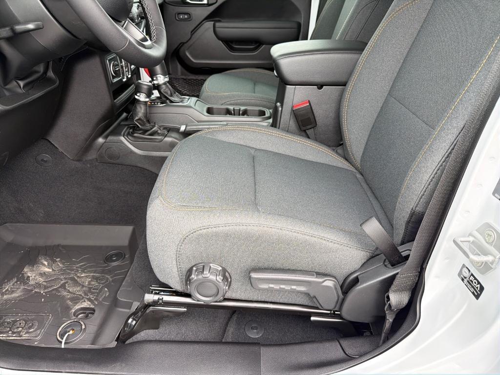 new 2026 Jeep Gladiator car, priced at $47,798