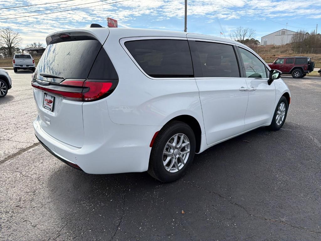 new 2026 Chrysler Pacifica car, priced at $44,977
