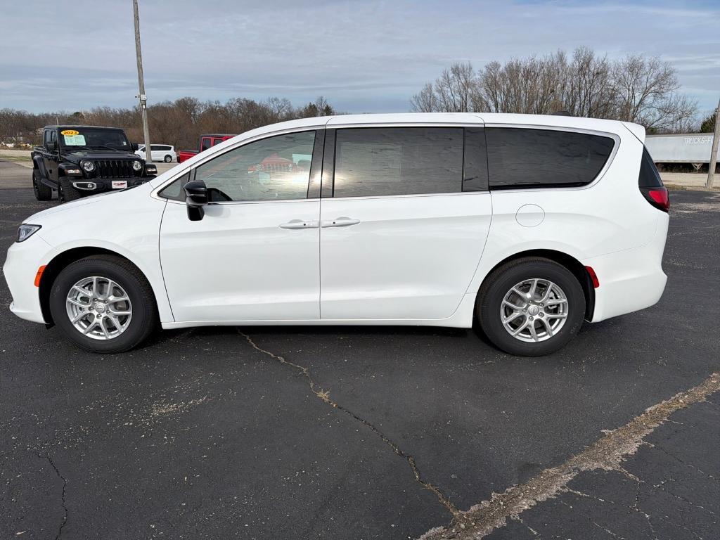 new 2026 Chrysler Pacifica car, priced at $44,977
