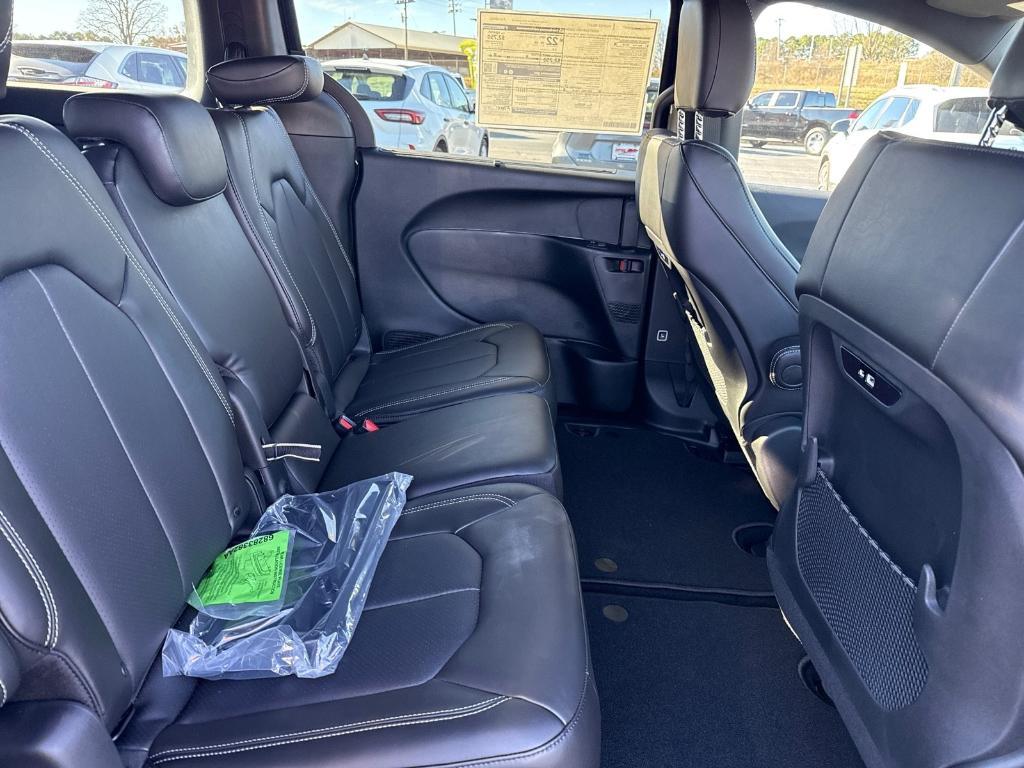 new 2026 Chrysler Pacifica car, priced at $44,977