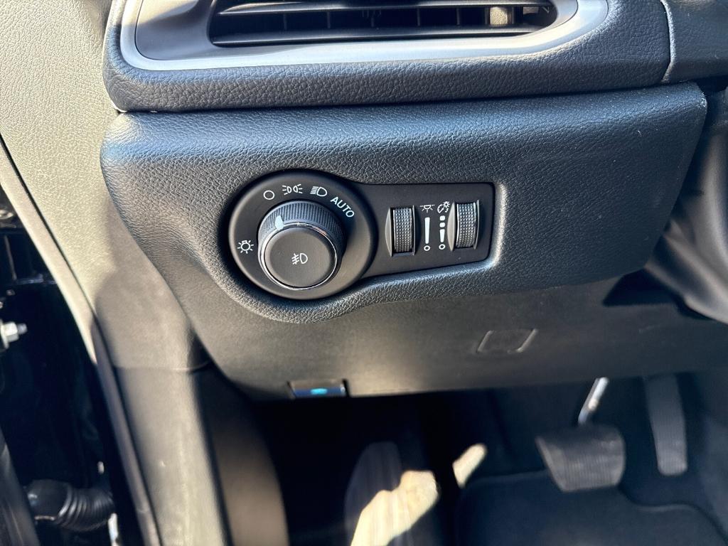 new 2026 Chrysler Pacifica car, priced at $44,977