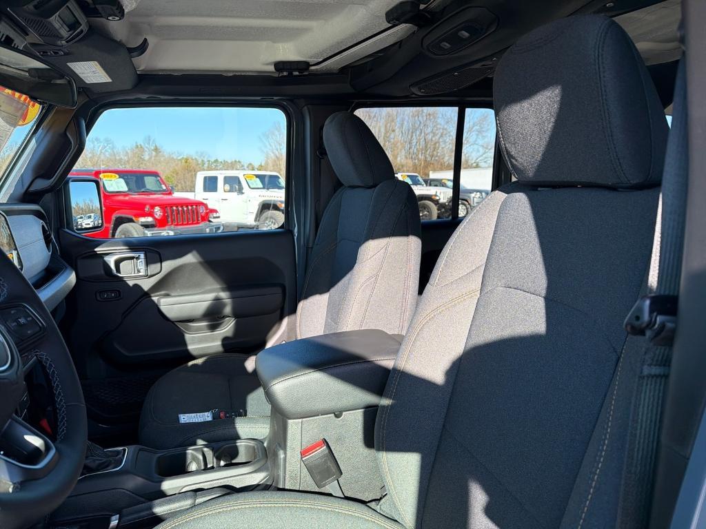 new 2026 Jeep Wrangler car, priced at $46,853