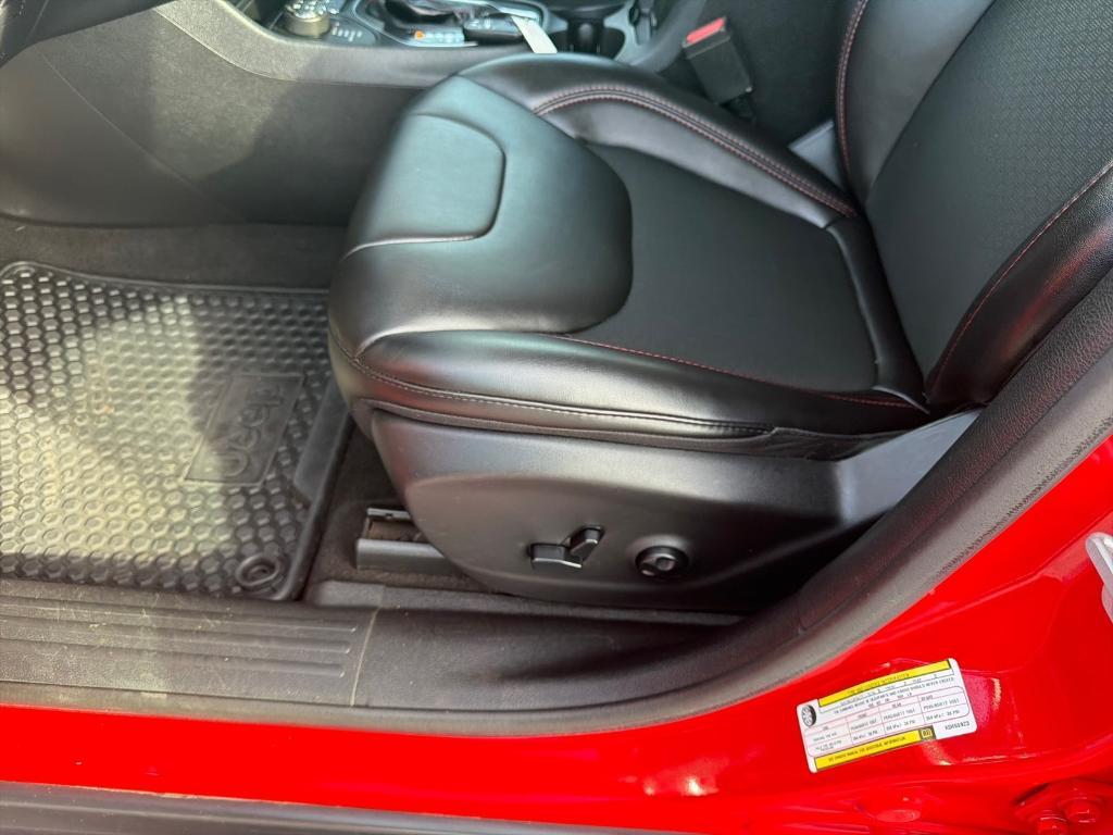 used 2019 Jeep Cherokee car, priced at $19,044