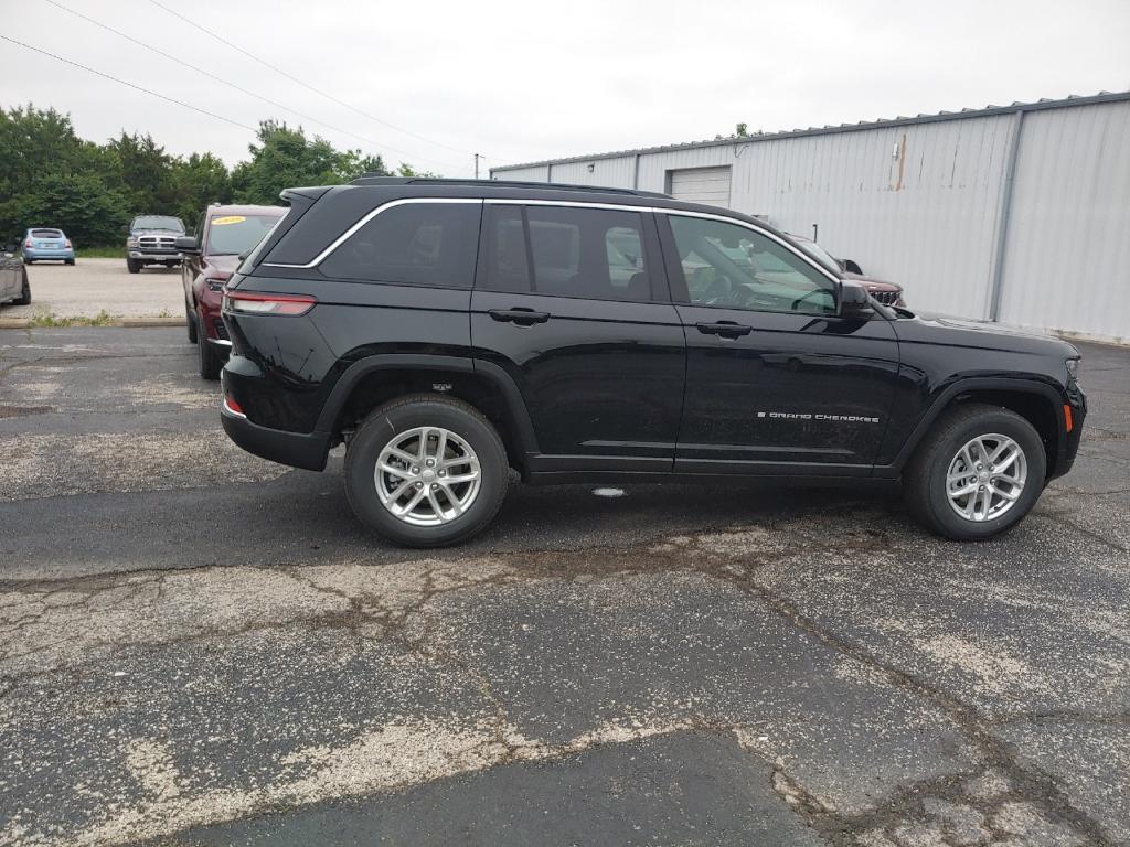 new 2026 Jeep Grand Cherokee car, priced at $41,722
