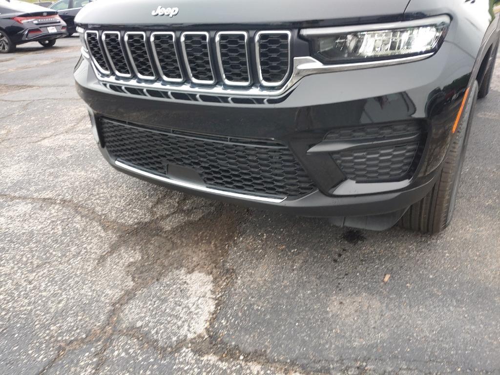 new 2026 Jeep Grand Cherokee car, priced at $41,722