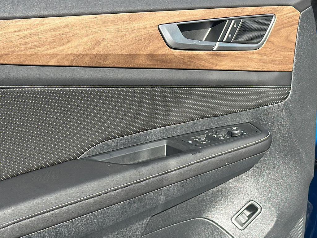 new 2025 Volkswagen Atlas car, priced at $43,962