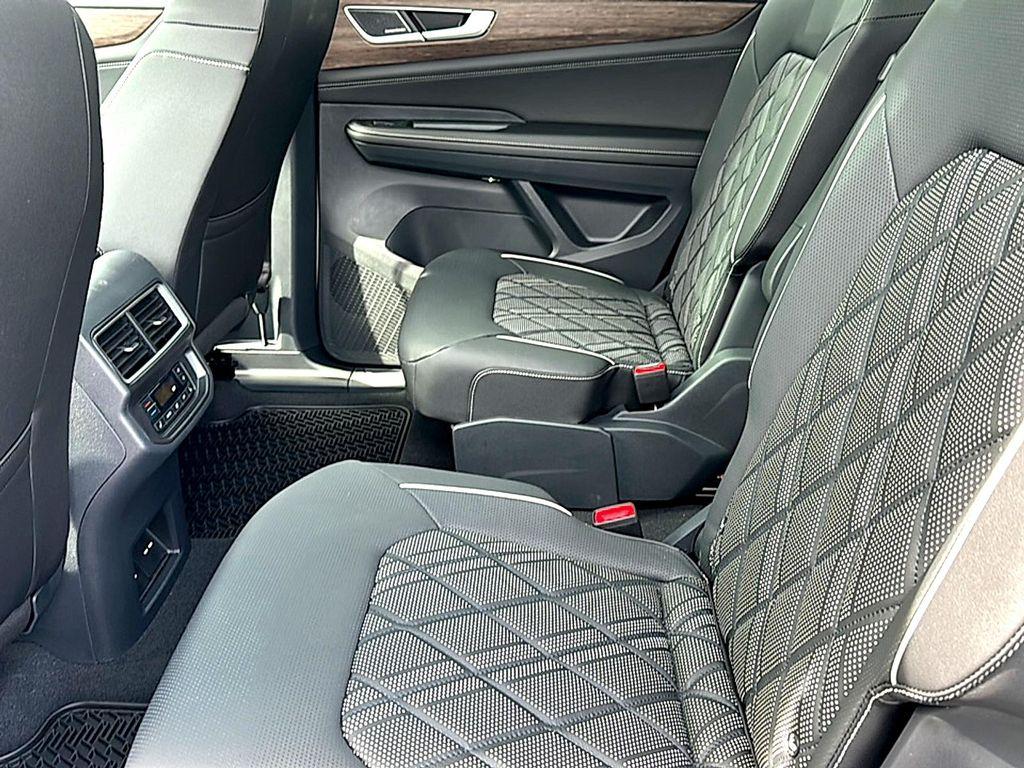 new 2026 Volkswagen Atlas car, priced at $55,716