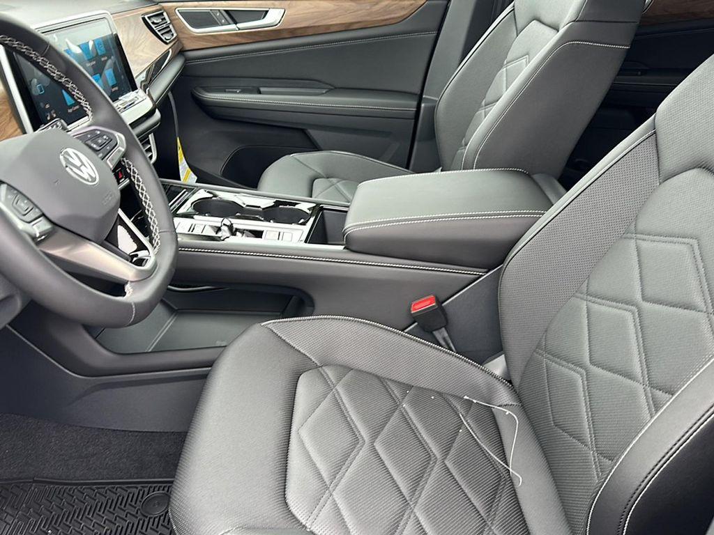 new 2025 Volkswagen Atlas car, priced at $44,180