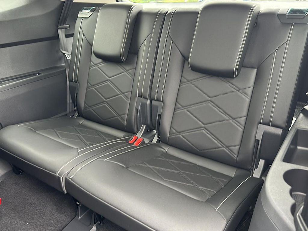 new 2025 Volkswagen Atlas car, priced at $44,180