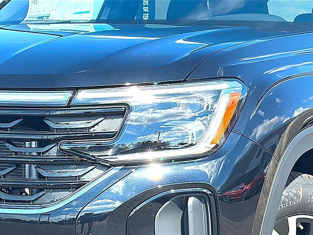 new 2026 Volkswagen Atlas Cross Sport car, priced at $38,930