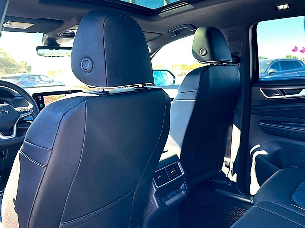 new 2026 Volkswagen Atlas Cross Sport car, priced at $53,760