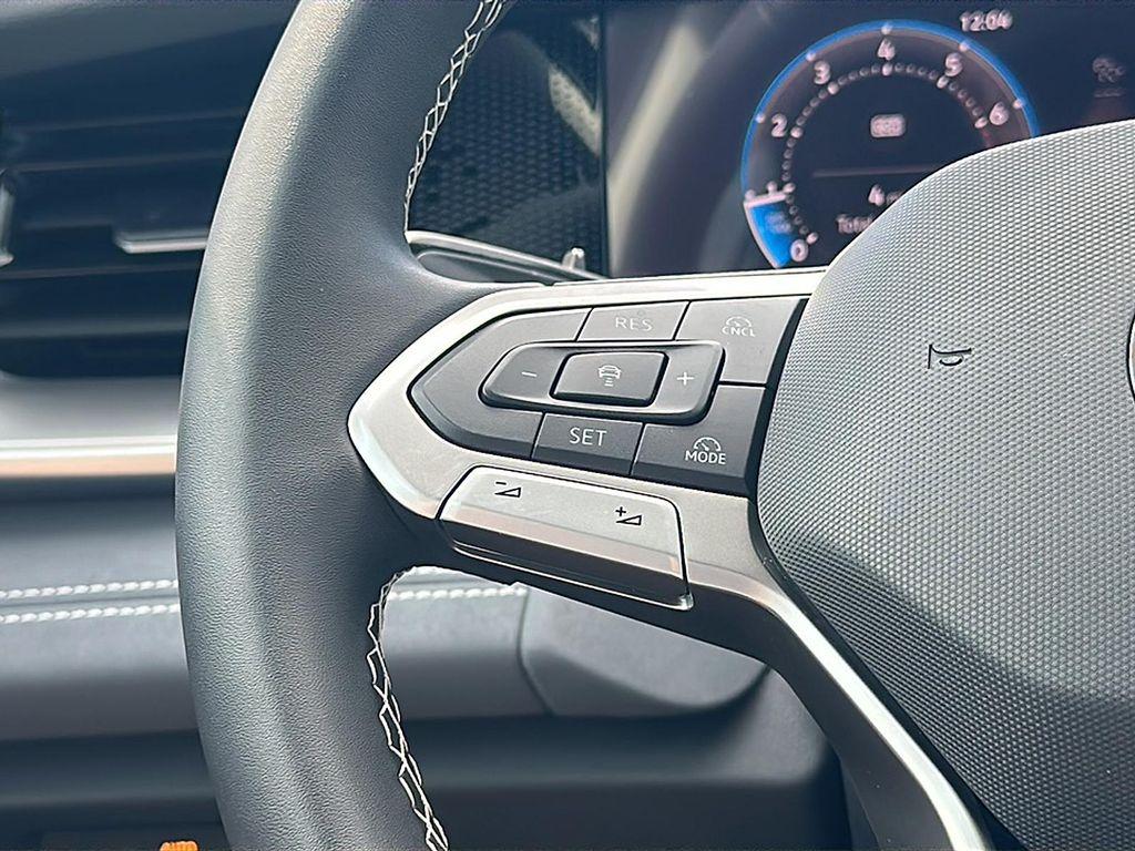 new 2025 Volkswagen Tiguan car, priced at $32,993