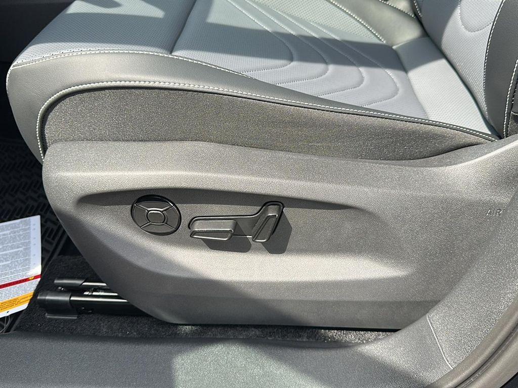 new 2025 Volkswagen Tiguan car, priced at $32,993