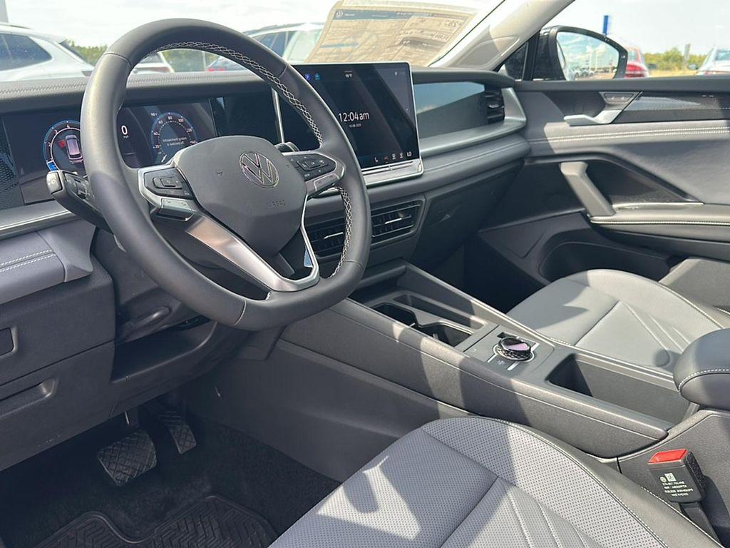 new 2025 Volkswagen Tiguan car, priced at $32,993