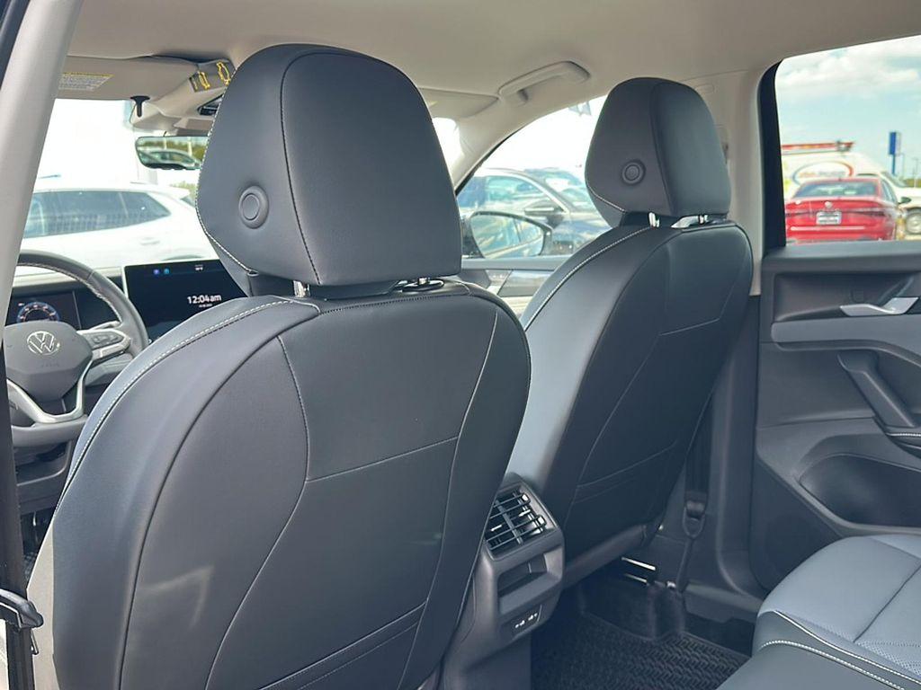 new 2025 Volkswagen Tiguan car, priced at $32,993