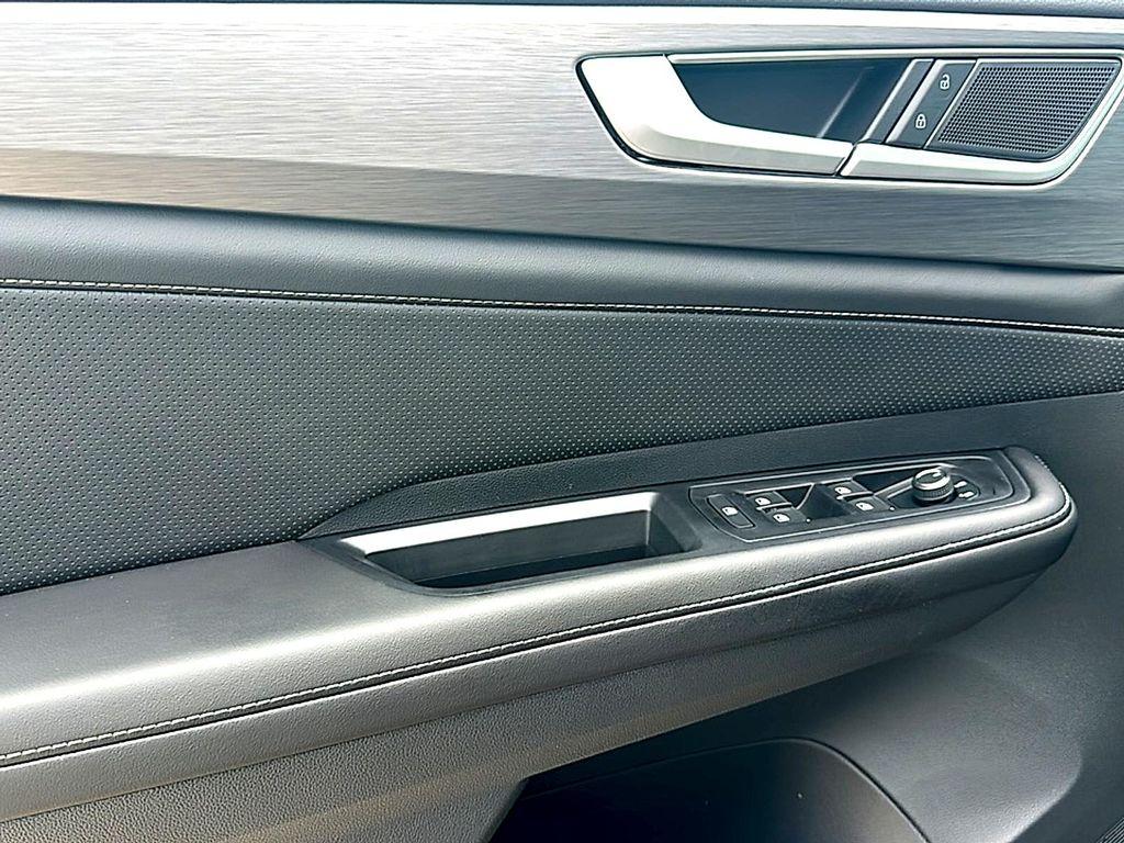 new 2026 Volkswagen Atlas Cross Sport car, priced at $38,930