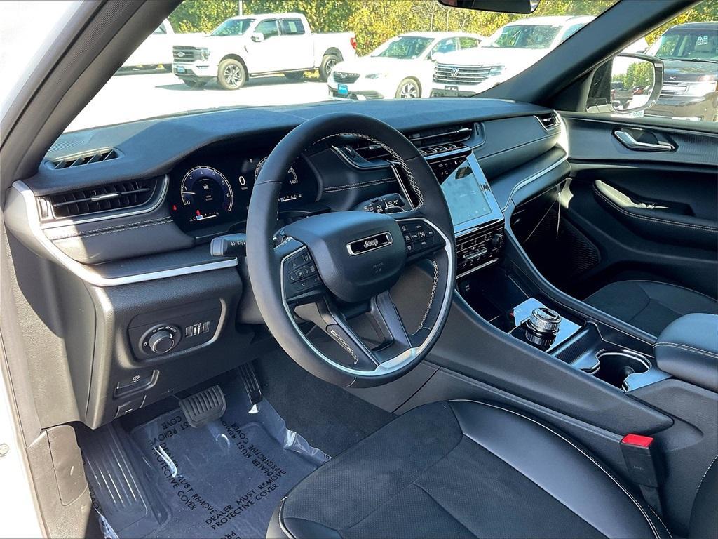 new 2025 Jeep Grand Cherokee L car, priced at $37,782