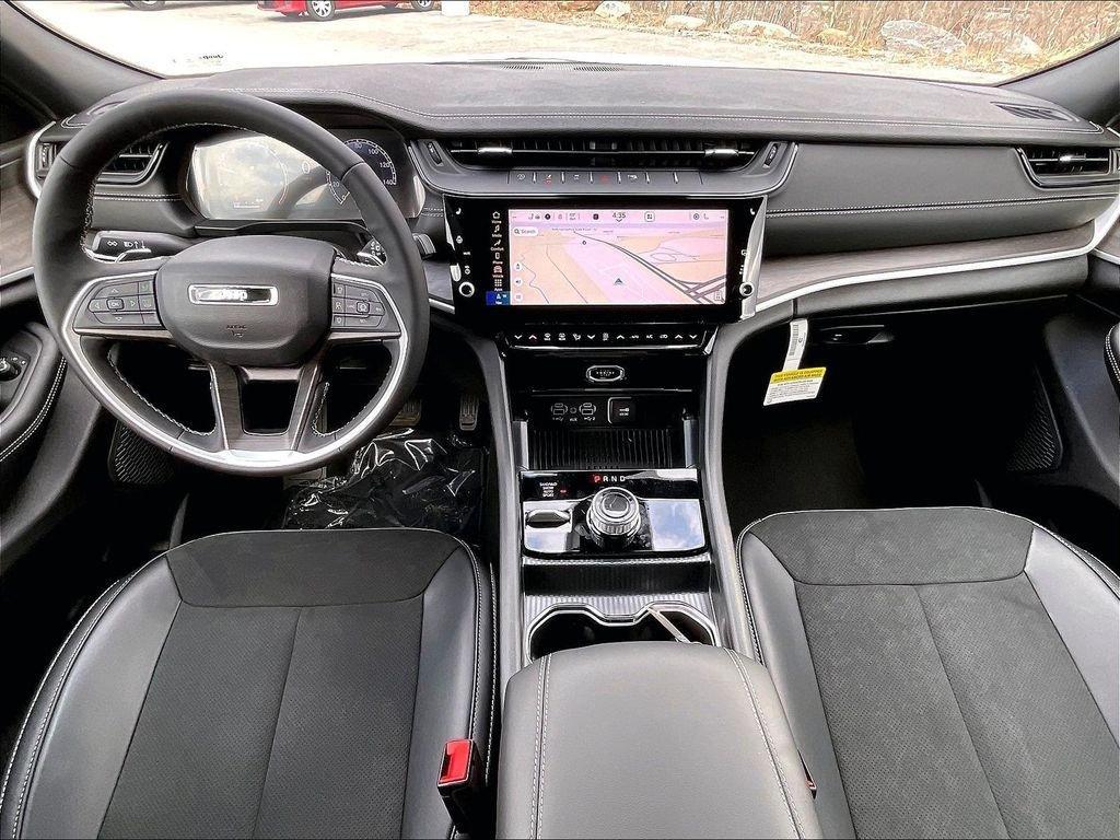 new 2026 Jeep Grand Cherokee car, priced at $44,145