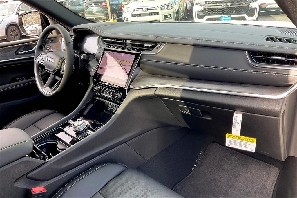 new 2025 Jeep Grand Cherokee car, priced at $57,273