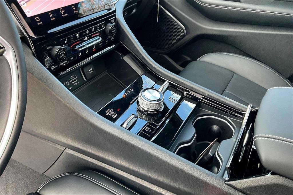 new 2025 Jeep Grand Cherokee car, priced at $57,273