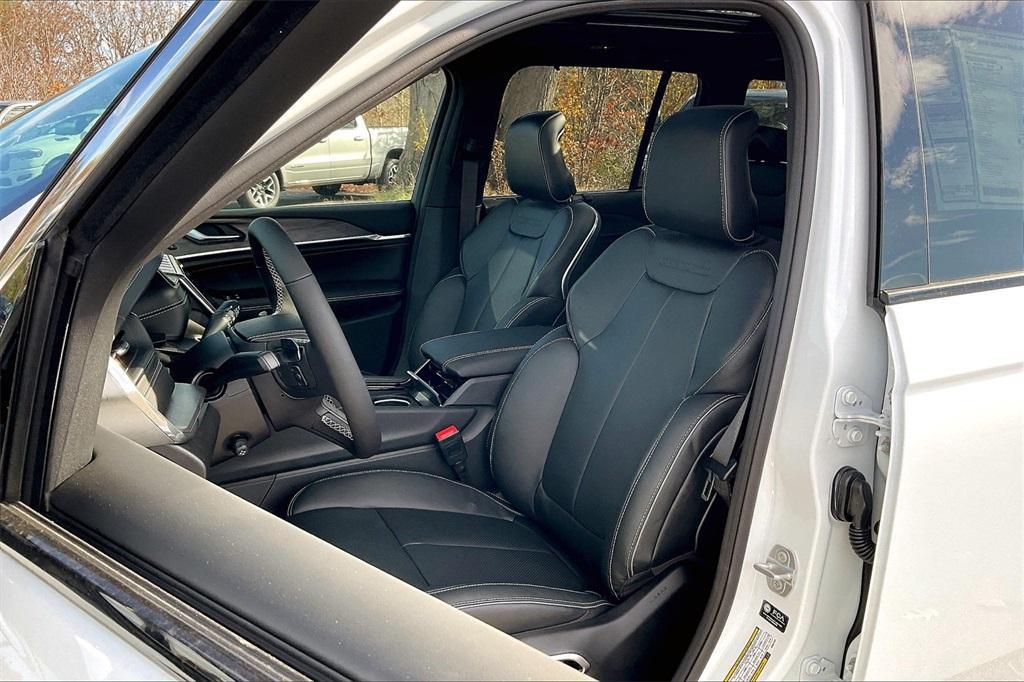 new 2025 Jeep Grand Cherokee car, priced at $57,273