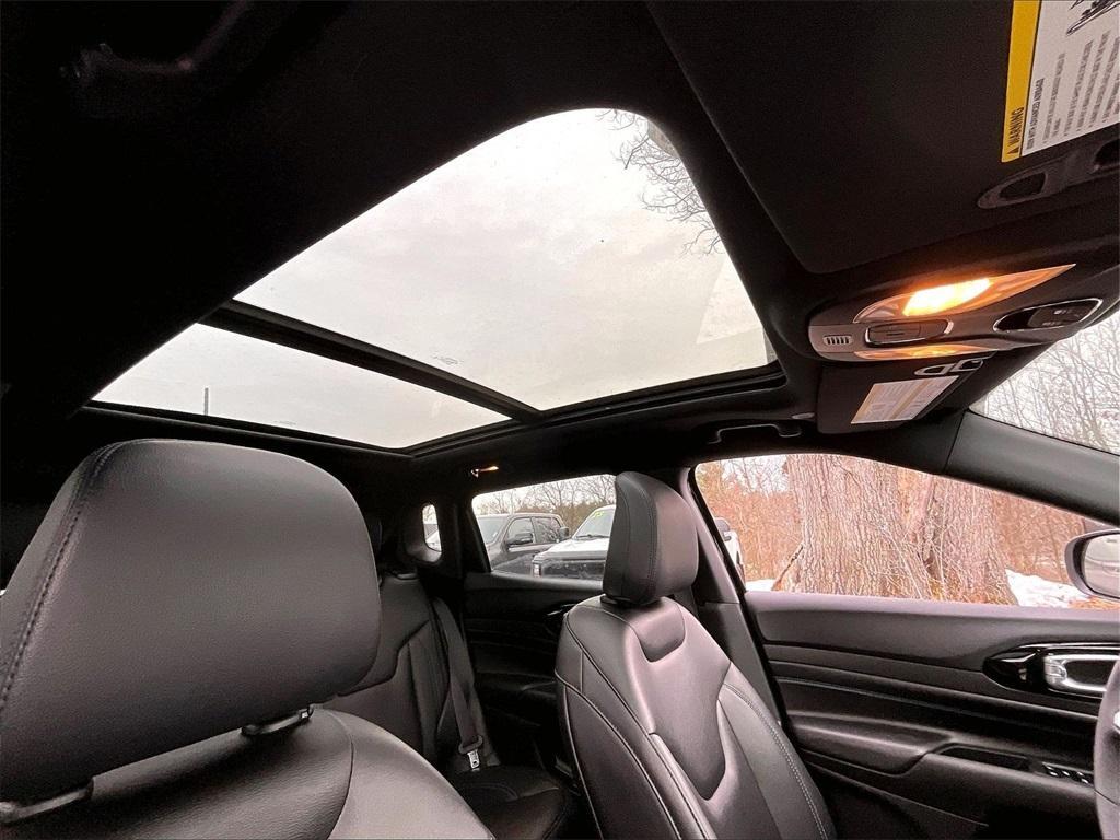 new 2025 Jeep Compass car, priced at $37,311