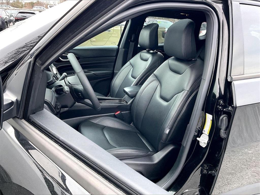 new 2025 Jeep Compass car, priced at $37,311