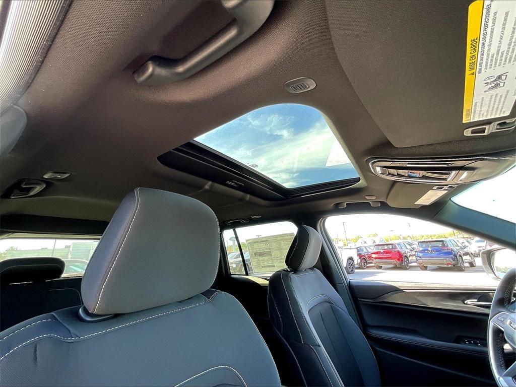 new 2025 Jeep Grand Cherokee car, priced at $36,220