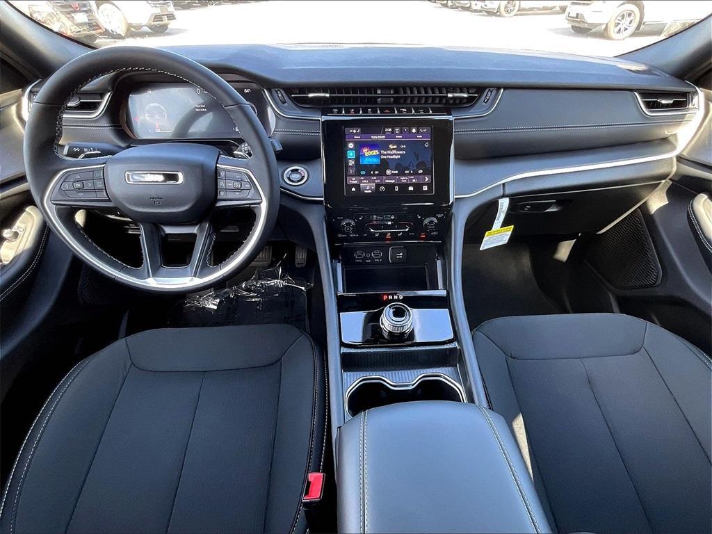 new 2025 Jeep Grand Cherokee car, priced at $36,220