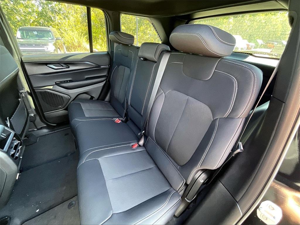 new 2025 Jeep Grand Cherokee car, priced at $36,220