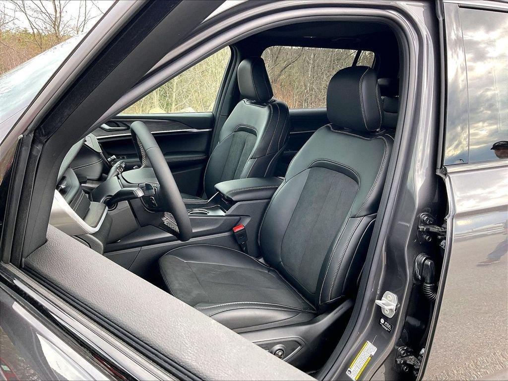 new 2026 Jeep Grand Cherokee L car, priced at $45,096