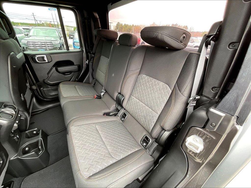 new 2026 Jeep Gladiator car, priced at $47,611