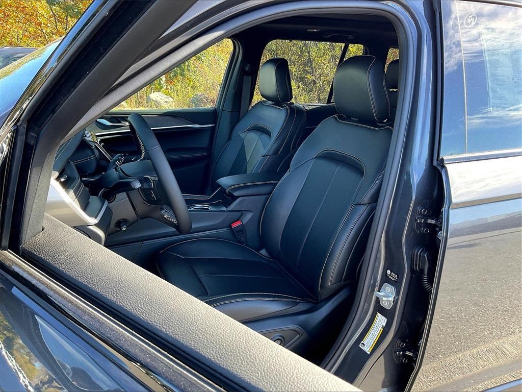 new 2025 Jeep Grand Cherokee car, priced at $46,291