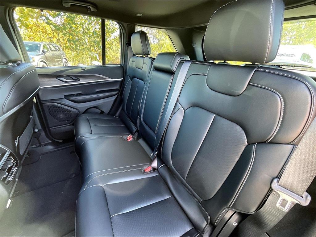 new 2025 Jeep Grand Cherokee car, priced at $46,291