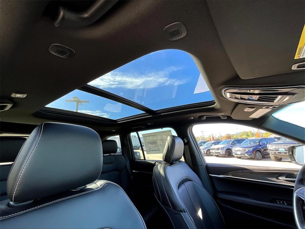 new 2025 Jeep Grand Cherokee car, priced at $46,291