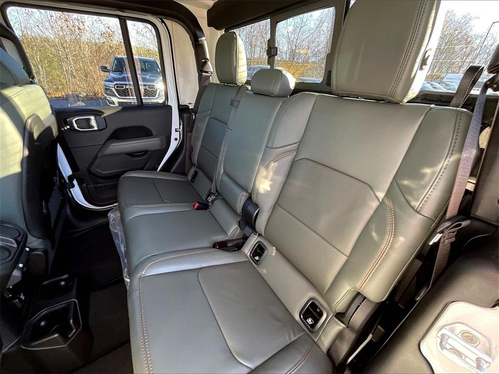 new 2026 Jeep Gladiator car, priced at $55,113