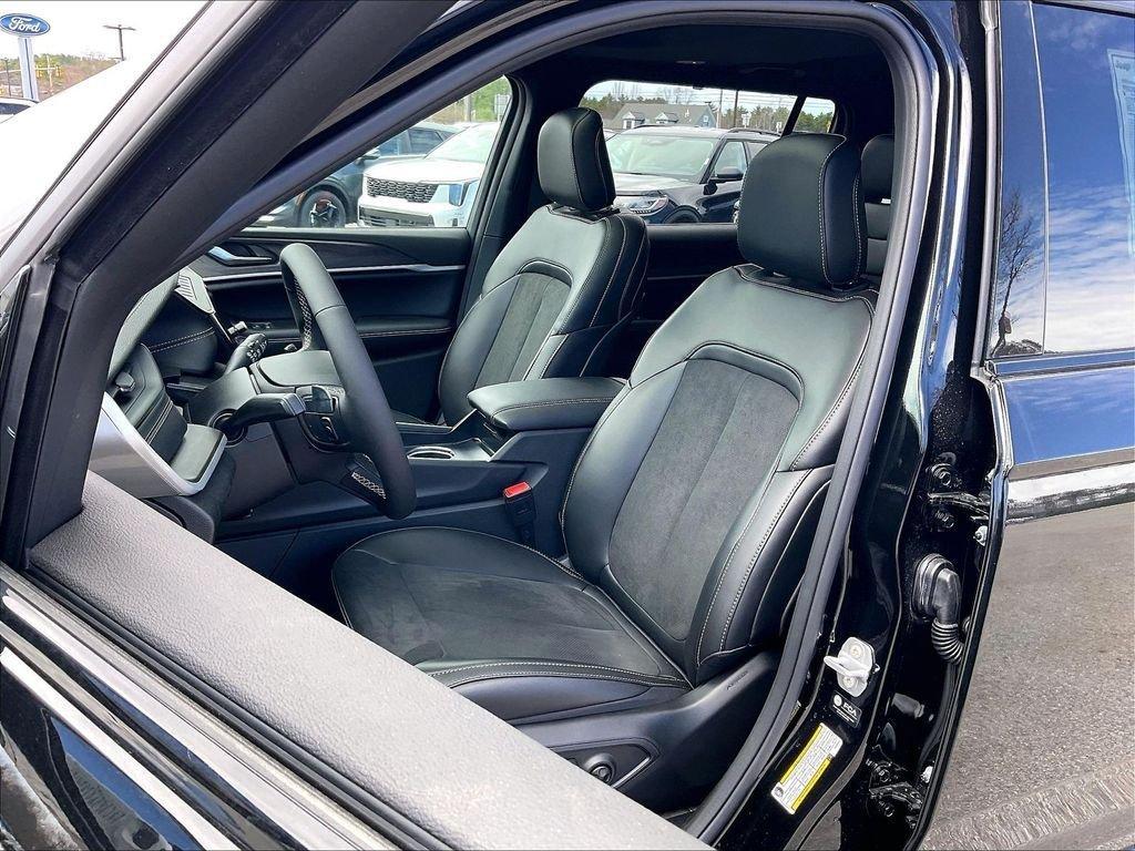 new 2026 Jeep Grand Cherokee L car, priced at $45,096