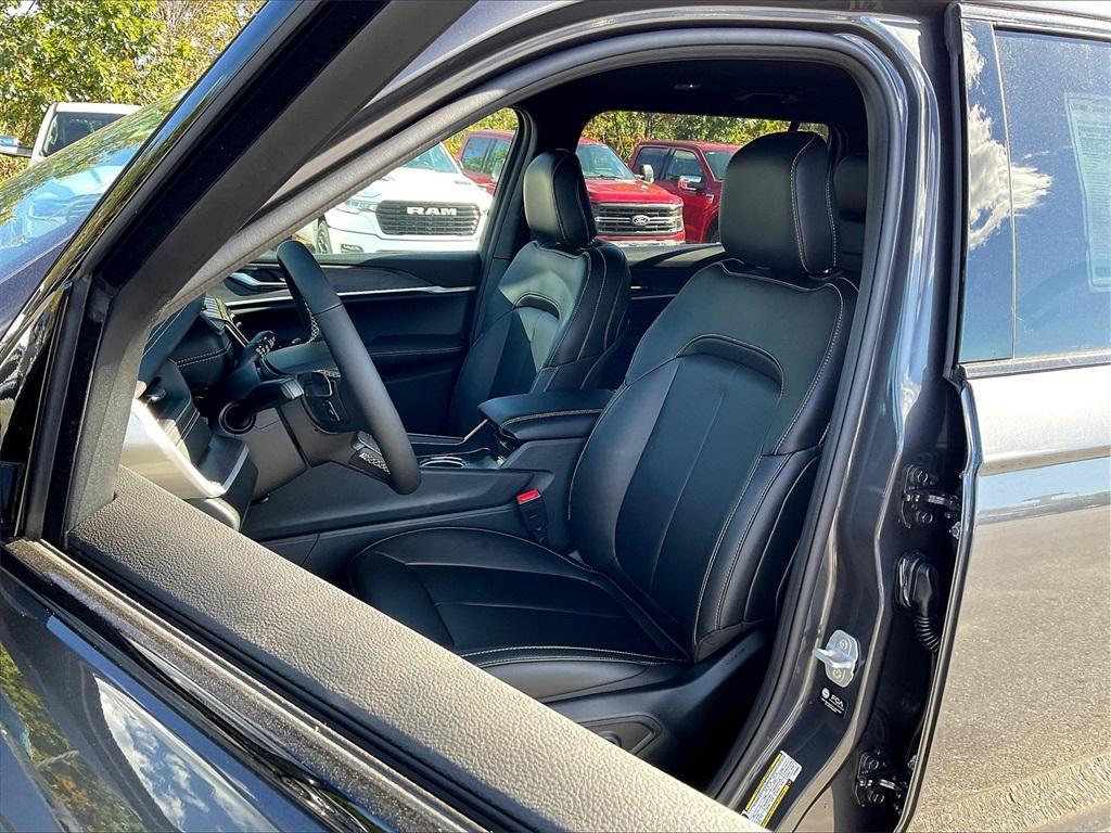 new 2025 Jeep Grand Cherokee L car, priced at $46,867